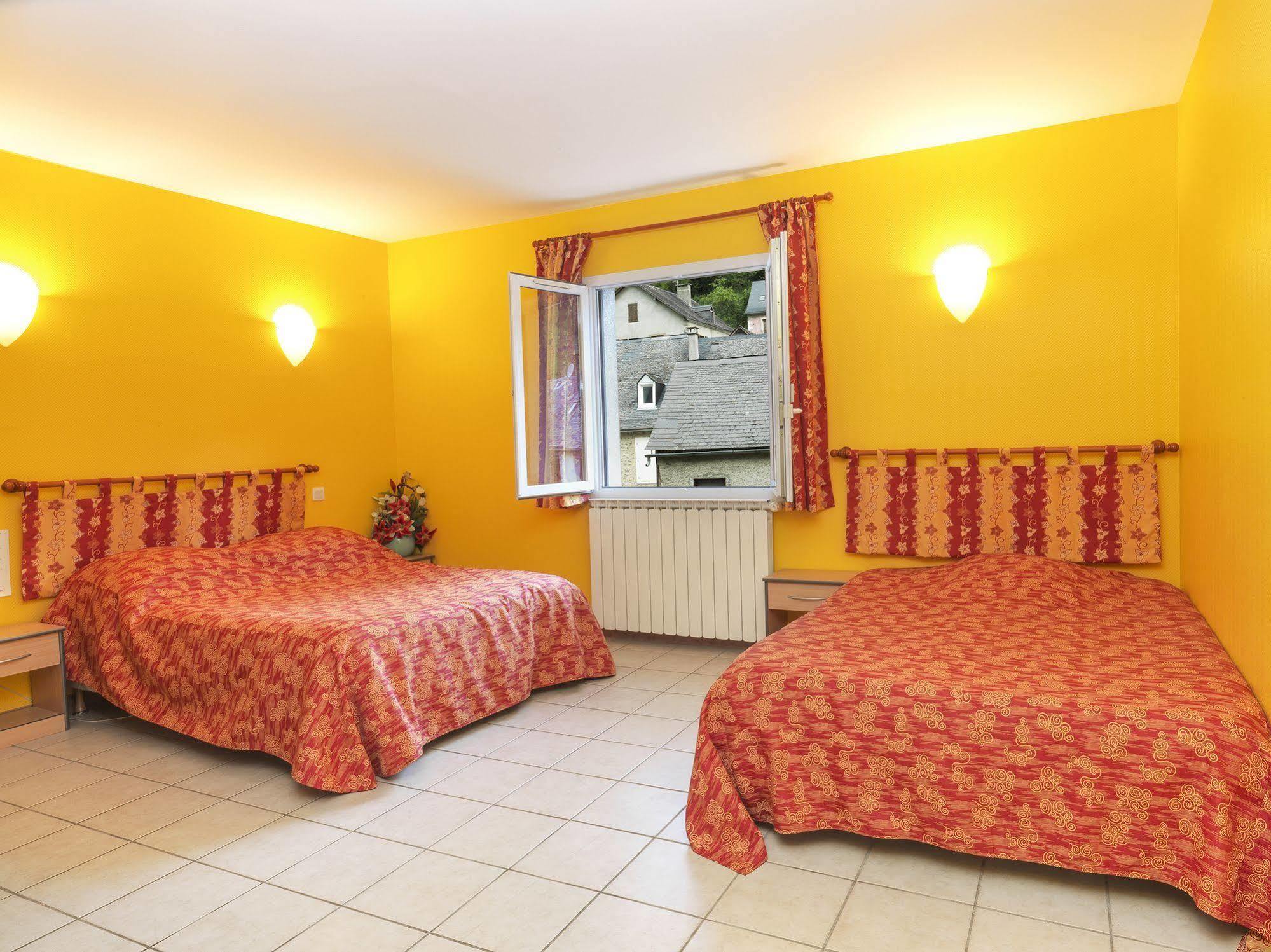 Auberge De L'Isard Saint-Denis  Exteriör bild